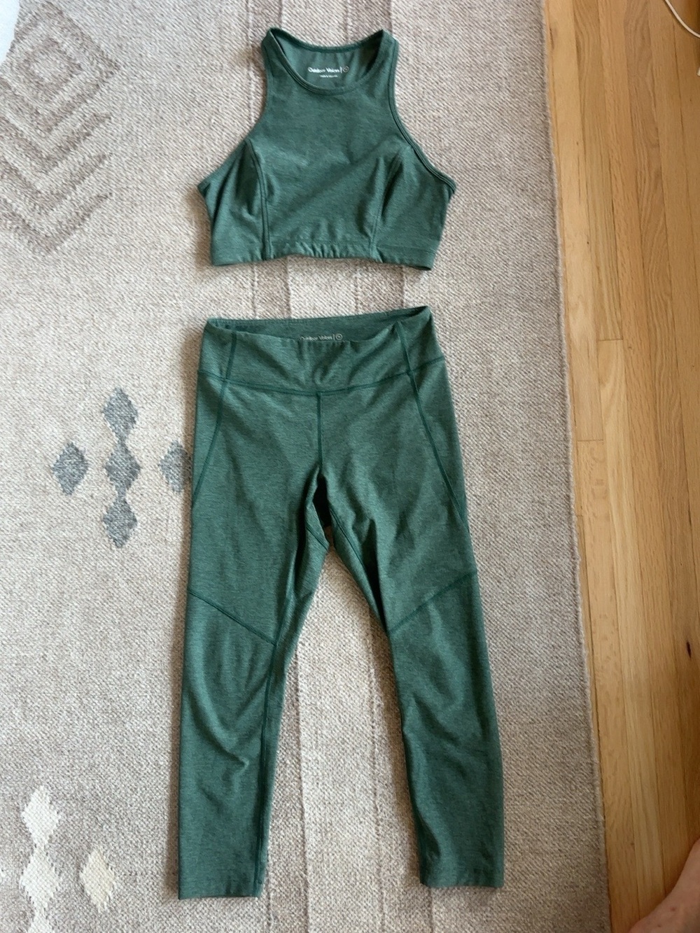 Outdoor Voices Green Matching Workout Set Leggings Crop Top M